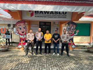 Jelang Pemilu Damai 2024 Kabag Ops Polres Kuansing Kunjungi Kantor Bawaslu Kabupaten Kuansing